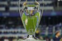 Trofi Liga Champions UEFA menjadi incaran PSG dan Arsenal pada final musim 2025/2026 yang mempertemukan Luis Enrique dan Mikel Arteta.