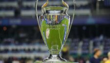 Trofi Liga Champions UEFA menjadi incaran PSG dan Arsenal pada final musim 2025/2026 yang mempertemukan Luis Enrique dan Mikel Arteta.