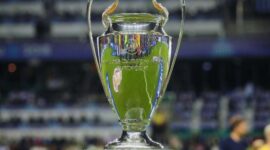 Trofi Liga Champions UEFA menjadi incaran PSG dan Arsenal pada final musim 2025/2026 yang mempertemukan Luis Enrique dan Mikel Arteta.