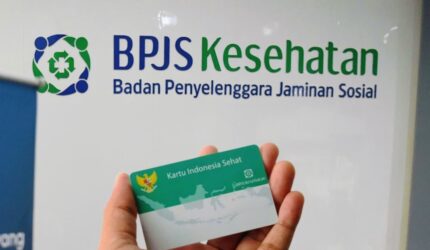 Ilustrasi peserta BPJS Kesehatan mengecek informasi iuran terbaru