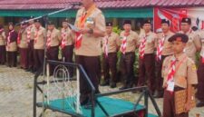 Sekda Kota Sungai Penuh Alpian saat membuka Jambore Cabang Gerakan Pramuka Kota Sungai Penuh Tahun 2026 di Bumi Perkemahan SMKN 4 Sungai Penuh
