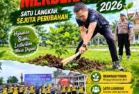 Kapolda Jambi Irjen Pol. Krisno H. Siregar memimpin kegiatan penanaman pohon bertema “Satu Langkah Sejuta Perubahan” di kawasan MTQ Kota Jambi