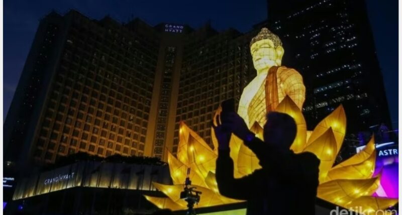 Perayaan Waisak di Candi Borobudur menjadi salah satu momen sakral umat Buddha di Indonesia.