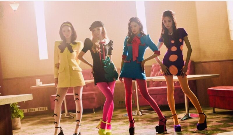 Grup aespa menunjukkan perubahan konsep besar dalam lagu “Lemonade” yang meninggalkan nuansa futuristik dan beralih ke gaya retro yang lebih cerah dan klasik