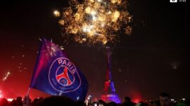 Suporter PSG memadati jalanan Paris untuk merayakan keberhasilan tim kesayangan mereka menjuarai Liga Champions 2026.
