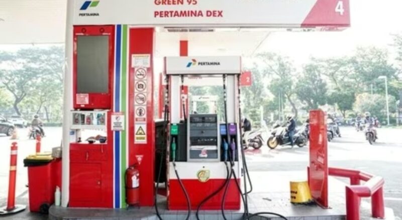 Pertamina resmi menyesuaikan harga BBM mulai 1 Juni 2026. Harga solar non-subsidi turun, sementara sejumlah BBM lainnya mengalami perubahan harga.