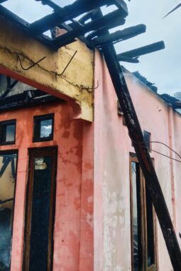 Breaking News: Kebakaran Hebat di Kayu Aro, Rumah Warga Ludes Terbakar Saat Pemilik ke Ladang
