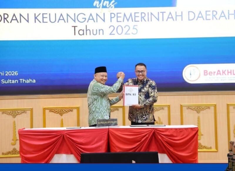 Wali Kota Sungai Penuh Alfin menerima Laporan Hasil Pemeriksaan BPK RI yang menetapkan Kota Sungai Penuh kembali meraih Opini Wajar Tanpa Pengecualian (WTP) ke-14 atas LKPD Tahun Anggaran 2025.
