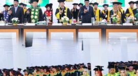 Rektor IAIN Kerinci Dr. Jafar Ahmad bersama Wali Kota Sungai Penuh Alfin dan para tamu undangan menghadiri prosesi Wisuda XII IAIN Kerinci Tahun 2026 yang mengukuhkan 538 lulusan S1 dan S2.