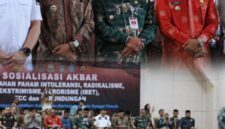Wagub Jambi Abdullah Sani bersama Wawako Sungai Penuh Azhar Hamzah dan Wabup Kerinci Morison, menghadiri Sosialisasi Akbar Pencegahan Radikalisme dan Bullying yang diikuti ribuan pelajar Kota Sungai Penuh dan Kabupaten Kerinci di Gedung Nasional Sungai Penuh