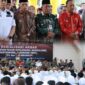 Wagub Jambi Abdullah Sani bersama Wawako Sungai Penuh Azhar Hamzah dan Wabup Kerinci Morison, menghadiri Sosialisasi Akbar Pencegahan Radikalisme dan Bullying yang diikuti ribuan pelajar Kota Sungai Penuh dan Kabupaten Kerinci di Gedung Nasional Sungai Penuh