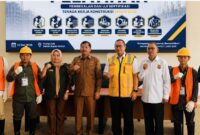 Bupati Kerinci Monadi Bersama Kadis PUPR Kerinci, membuka kegiatan pelatihan dan sertifikasi 220 tenaga konstruksi yang diselenggarakan Dinas PUPR Kerinci bersama Balai Jasa Konstruksi Wilayah II Palembang