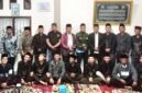 Sekjend LAM-SAK Safwandi saat menghadiri Pengajian Adat Mukai Tinggi dan mengajak masyarakat melestarikan warisan adat Kerinci.