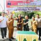 Wali Kota Sungai Penuh Alfin didampingi Dandim 0417/Kerinci Letkol Inf Eko Siswanto dan Kades Mekar Jaya Hazmal Putra saat meresmikan Jembatan Perintis Garuda di Desa Mekar Jaya, Kecamatan Tanah Kampung