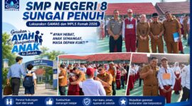 Suasana pembukaan Gerakan Ayah Mengantar Anak ke Sekolah (GAMAS) yang dirangkaikan dengan MPLS Ramah Tahun Ajaran 2026/2027 di SMP Negeri 8 Sungai Penuh,