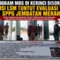 Koalisi LSM Peduli Pendidikan Kabupaten Kerinci menyampaikan aspirasi di depan Kantor Bupati Kerinci, Selasa (4/8/2026), mendesak Pemerintah Kabupaten Kerinci melakukan evaluasi menyeluruh terhadap operasional SPPG Jembatan Merah dalam pelaksanaan Program Makan Bergizi Gratis (MBG).