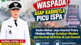 Kepala Desa Mekar Jaya Hazmal Putra mengimbau masyarakat mewaspadai dampak asap karhutla dengan menggunakan masker dan mengurangi aktivitas di luar rumah.