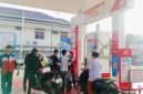 Ilustrasi pengisian BBM Pertalite di SPBU. Isu Pertalite naik menjadi Rp13.500 per liter mulai 26 September 2026 telah diklarifikasi pemerintah sebagai informasi hoaks.
