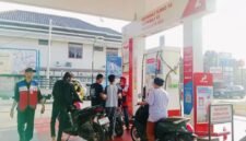 Ilustrasi pengisian BBM Pertalite di SPBU. Isu Pertalite naik menjadi Rp13.500 per liter mulai 26 September 2026 telah diklarifikasi pemerintah sebagai informasi hoaks.