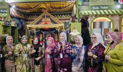Sri Kartini Alfin menghadiri KRIYANUSA 2026 dan mendorong kerajinan Sungai Penuh menembus pasar nasional