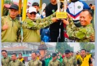 Wali Kota Sungai Penuh Alfin, Wakil Wali Kota Azhar Hamzah dan Dandim 0417/Kerinci Letkol Inf. Eko Siswanto mengikuti olahraga bersama dalam rangka memeriahkan HUT TNI ke-81 di Lapangan Merdeka Kota Sungai Penuh.
