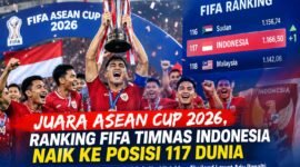 Timnas Indonesia mengangkat trofi FIFA ASEAN Cup 2026 setelah mengalahkan Thailand melalui adu penalti di SUGBK, Jakarta